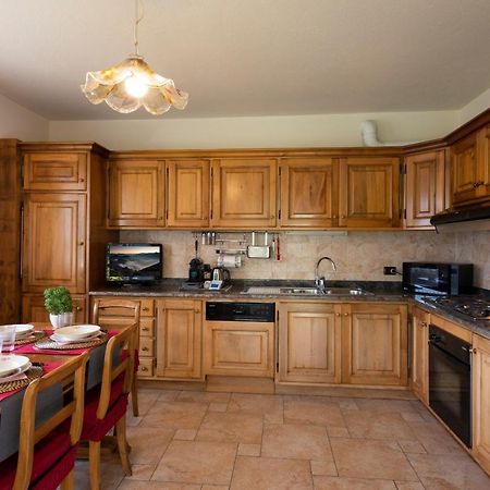 Villa Mara - Aosta - 200 Mq - Wifi - Jacuzzi - Parcheggio - Giardino Екстер'єр фото