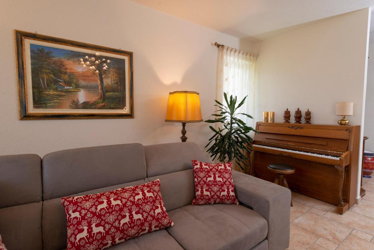 Villa Mara - Aosta - 200 Mq - Wifi - Jacuzzi - Parcheggio - Giardino Екстер'єр фото