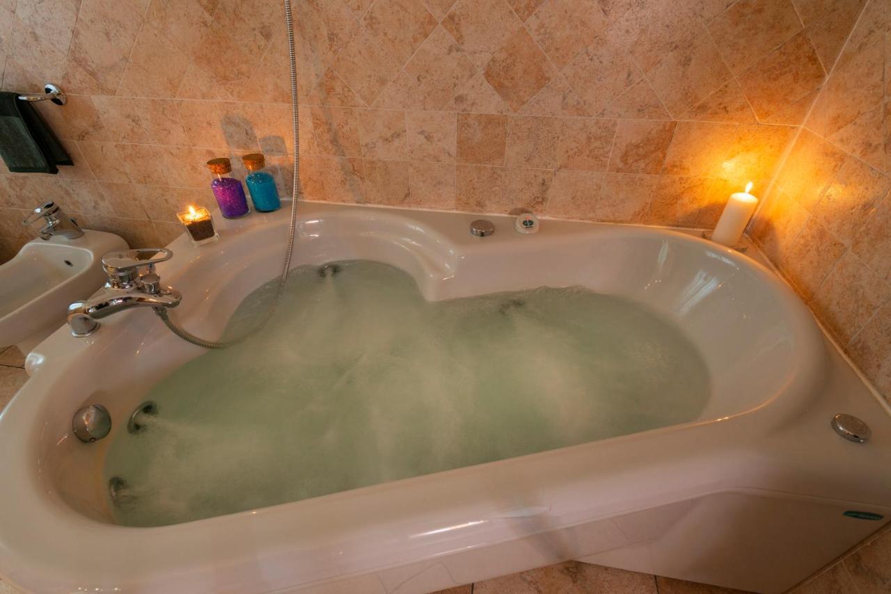 Villa Mara - Aosta - 200 Mq - Wifi - Jacuzzi - Parcheggio - Giardino Екстер'єр фото